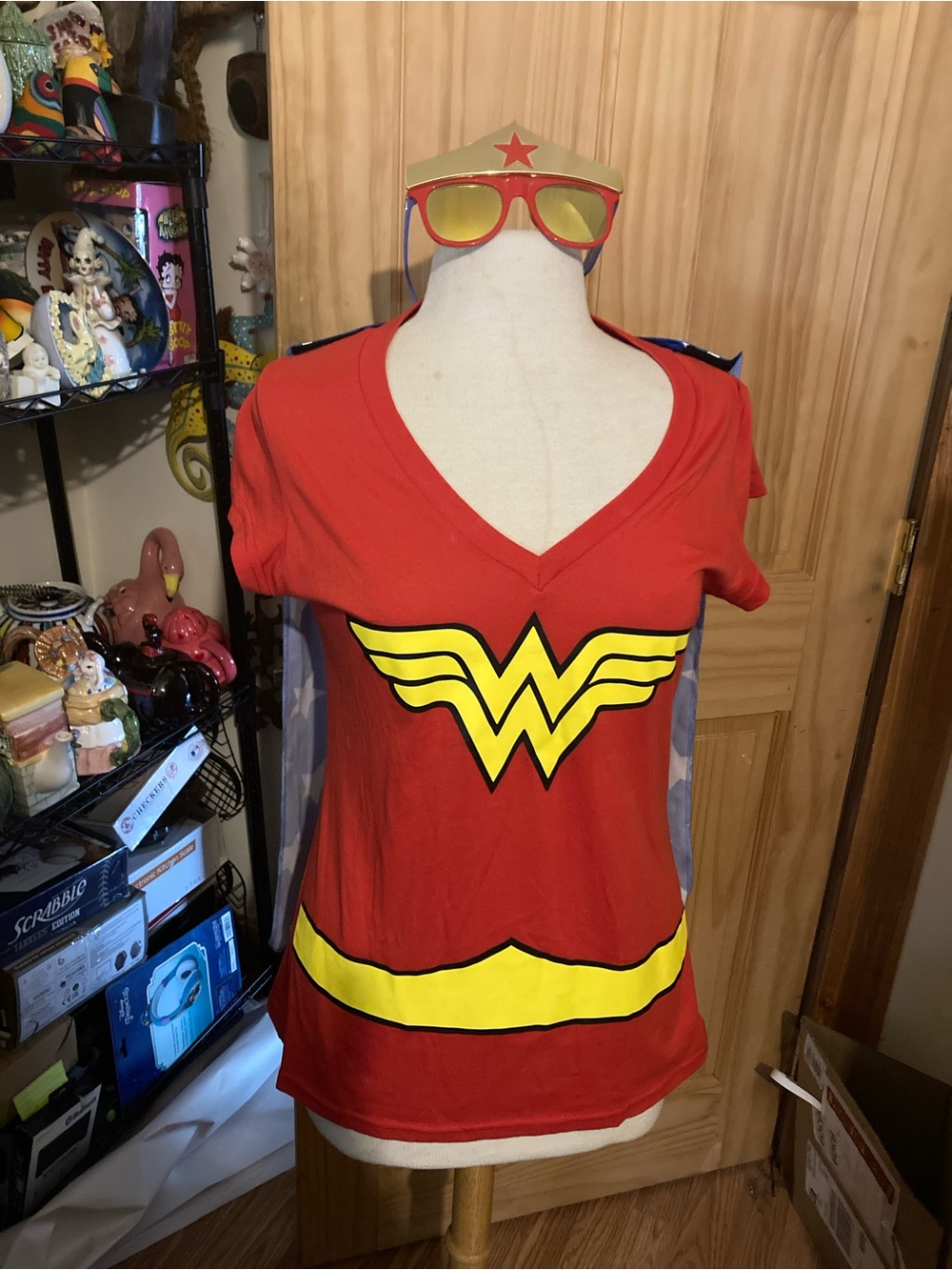 DC Wonder Women t-shirt and cape